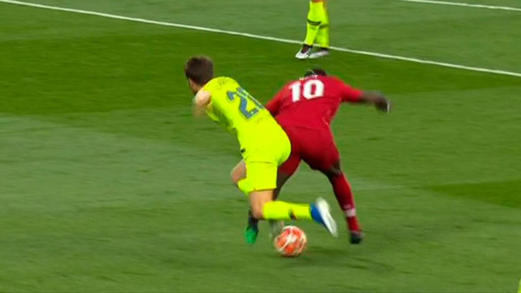 Penalti no pitado sobre el Liverpool