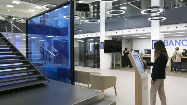 Interior de la nueva oficina principal de ABANCA en A Coruña.