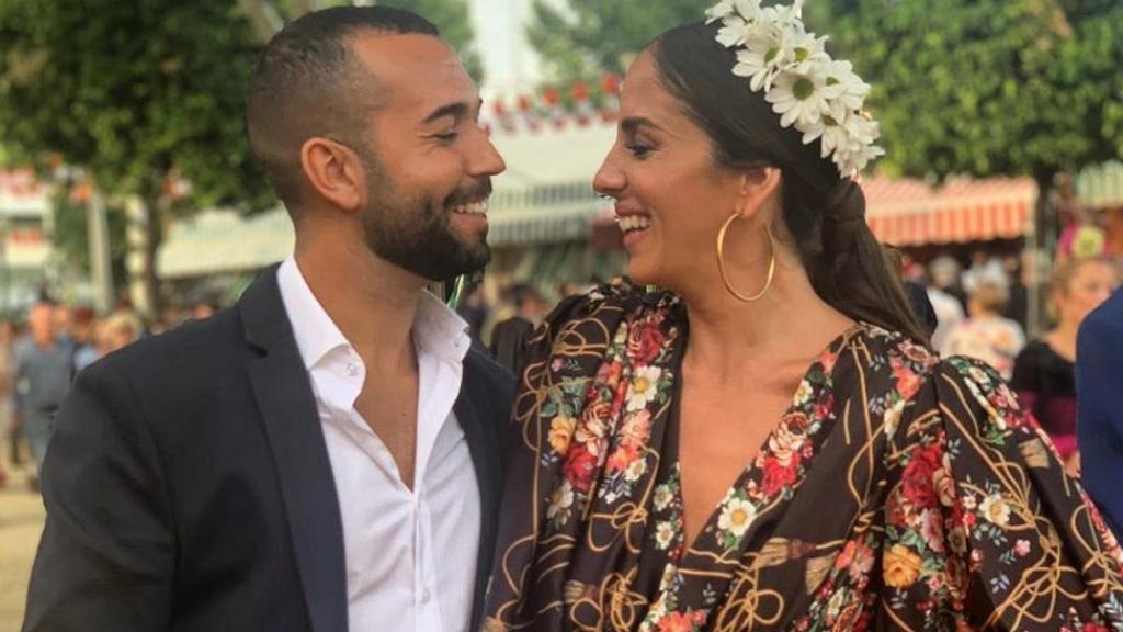 Omar Sánchez y Anabel Pantoja en el Real de la Feria de Sevilla.