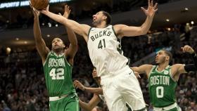 Mirotic en el partido contra los Celtics