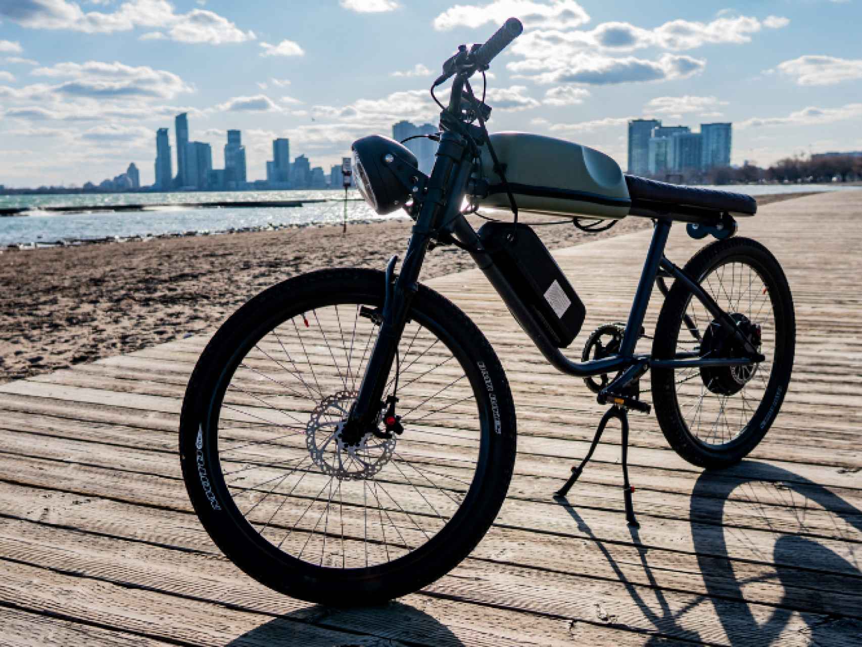 Bicicleta electrica fashion que parece moto