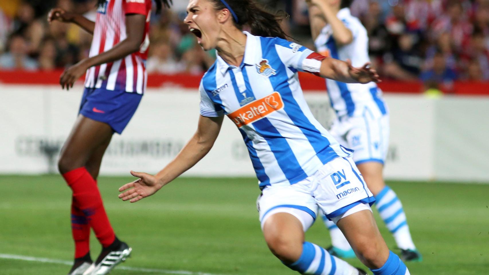 Nahikari celebra un gol de la Real Sociedad ante el Atlético de Madrid en la final de la Copa de la Reina