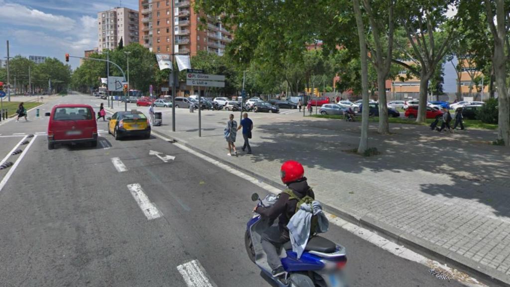 Avenida de la Diagonal con la calle de Ramon Llull