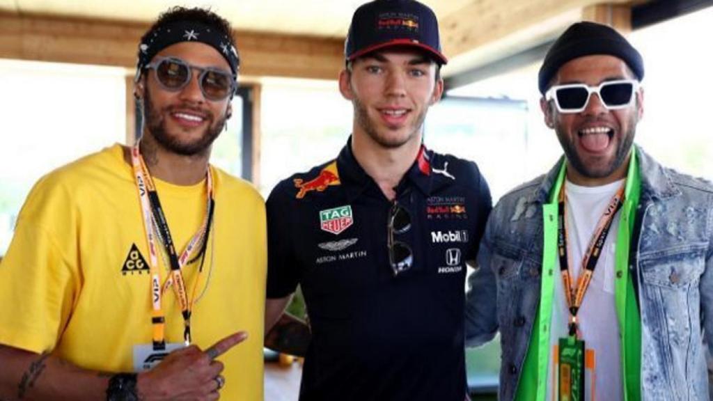 Neymar y Alves en el GP de Montmeló.