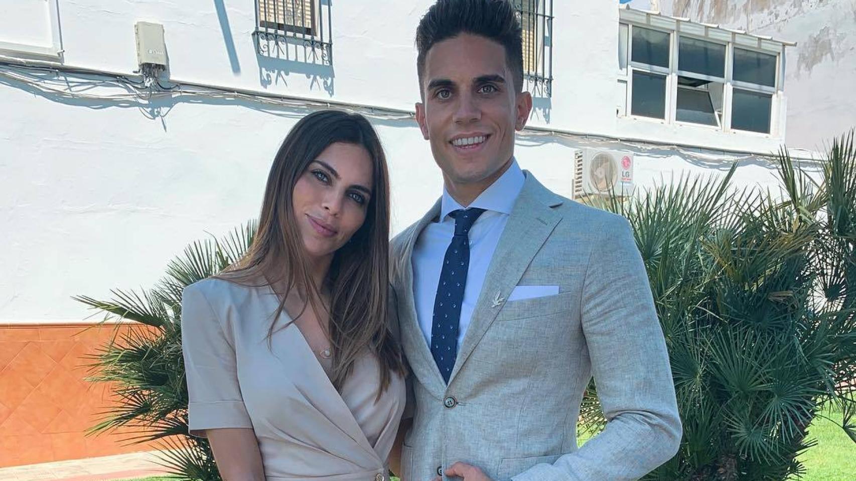 Marc Bartra y Melissa Jiménez en una imagen de redes sociales.