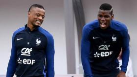 Evra y Pogba con Francia