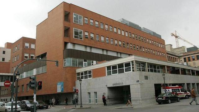 El teléfono del médico fue encontrado en la rejilla de ventilación por una de sus compañeras. Foto: EFE.