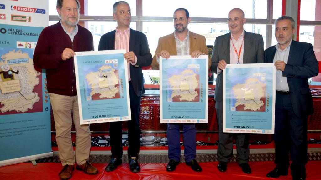 Vegalsa-Eroski celebra el Día das Letras Galegas con bolsas conmemorativas