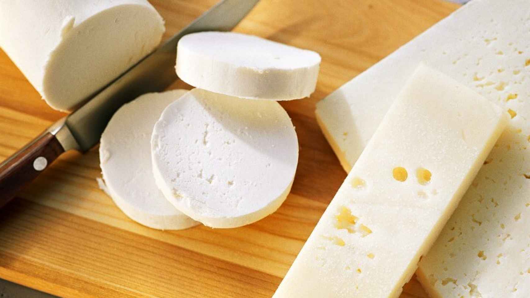 El producto afectado es un queso fresco de leche de cabra y vaca.