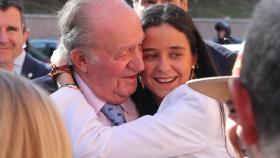 Victoria Federica y su abuelo, el rey emérito, en la plaza de toros de Las Ventas.