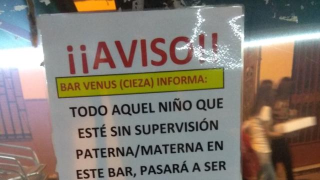 El polémico cartel del bar Venus