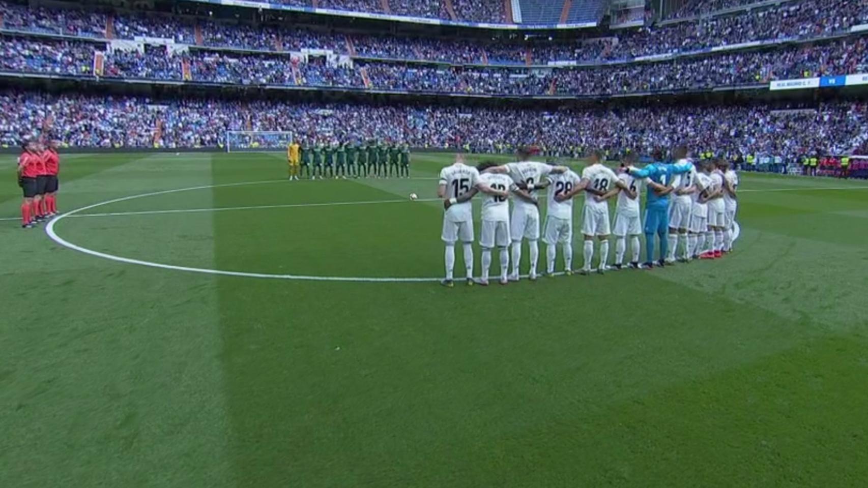 Minuto de silencio en el Santiago Bernabéu