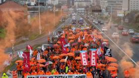 Trabajadores de electrointensivas se manifestarán mañana en Santiago