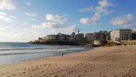 Ascenso de temperaturas y sol con nubes en A Coruña