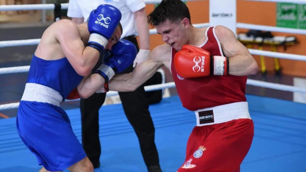 Gabriel Escobar durante un combate.