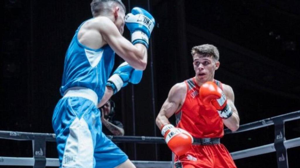 Gabriel Escobar durante un combate.