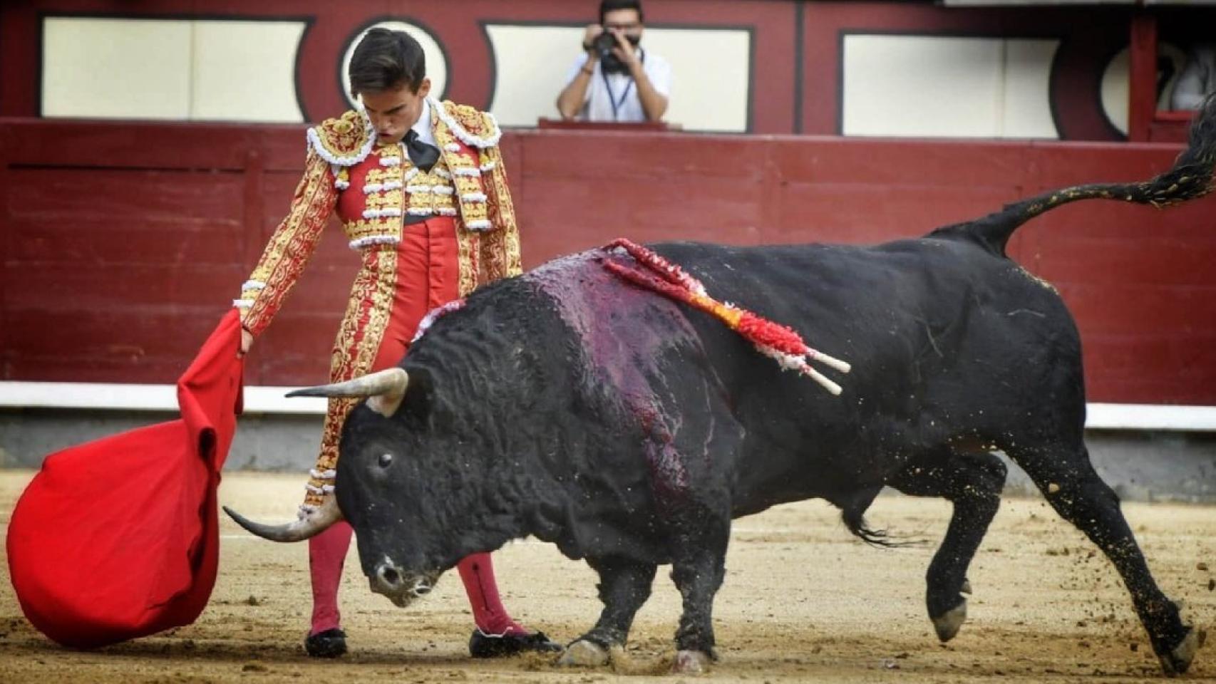 Derechazo de Gonzalo Caballero