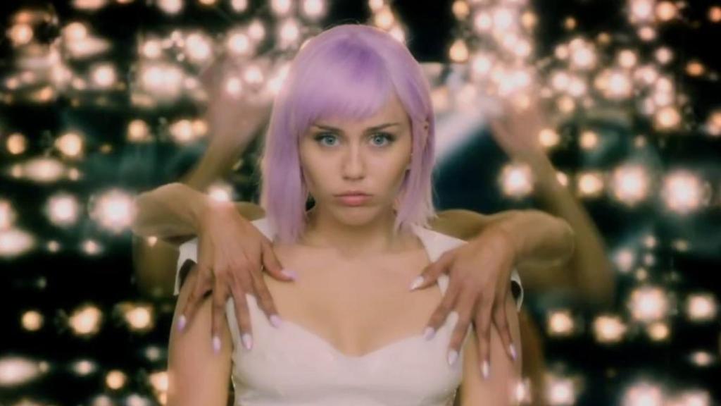 Miley Cyrus ficha por 'Black Mirror', que estrenará nueva temporada en junio