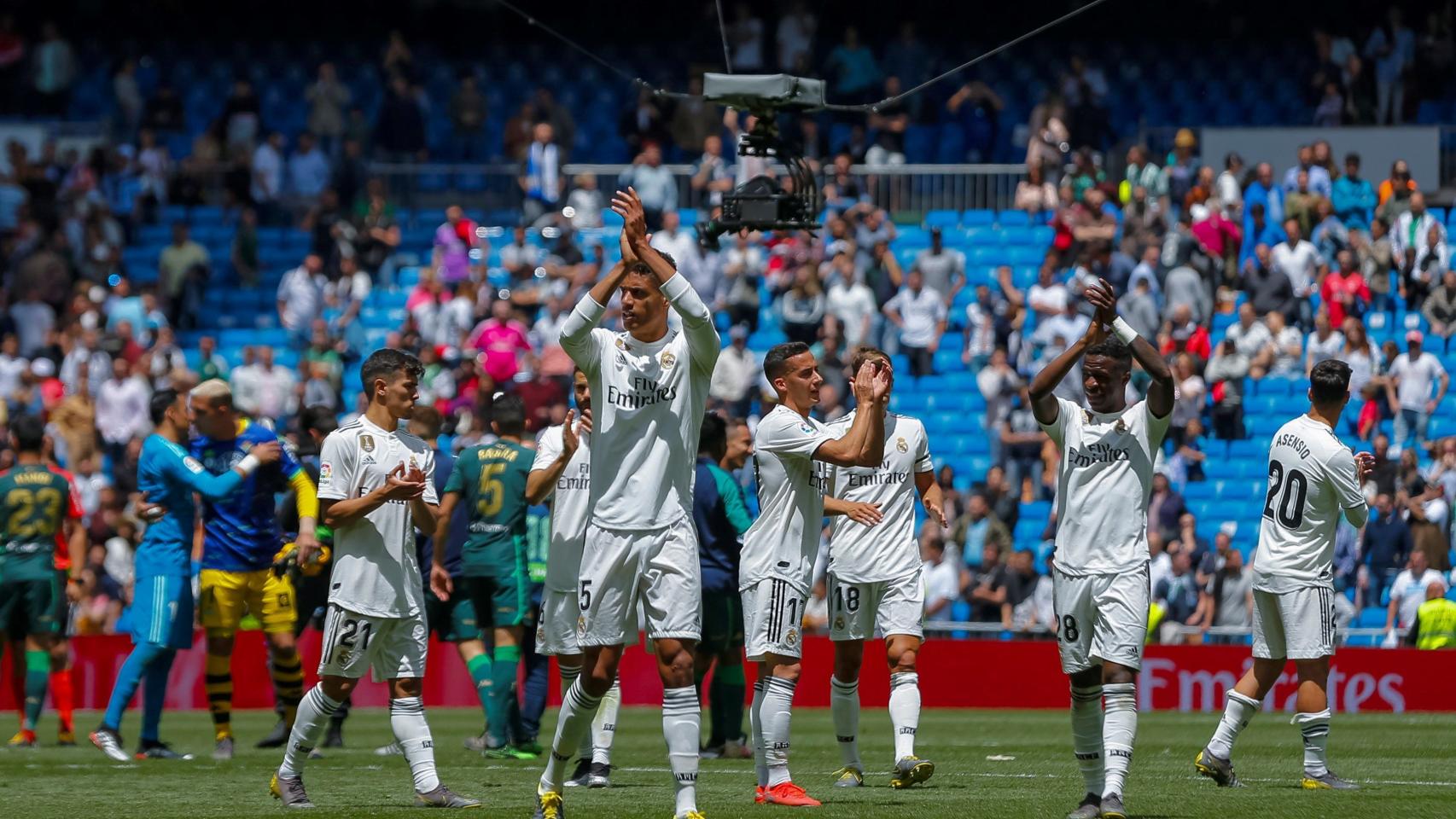 Los jugadores del Real Madrid se despiden del Santiago Bernabéu