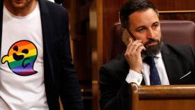 Diputados del PSOE trollean a Abascal con el fantasma gay