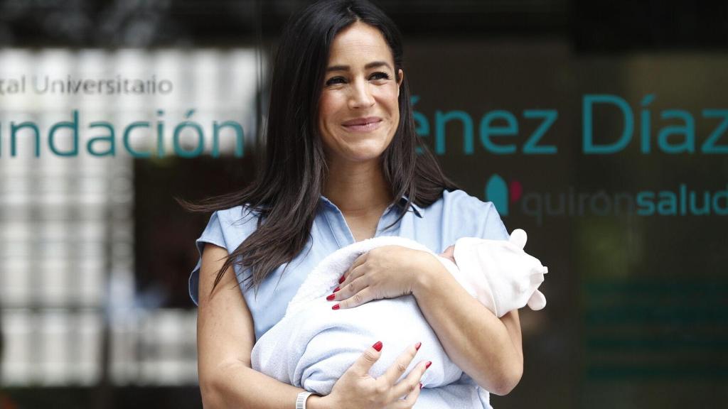 Begoña Villacís, a su salida del Hospital Universitario Fundación Jiménez Díaz.