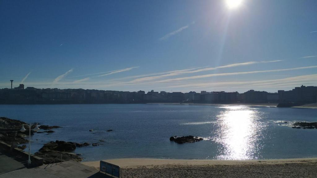 Un frente poco activo dará paso a un fin de semana soleado en A Coruña
