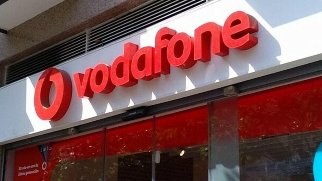 Una tienda Vodafone en una imagen de archivo.