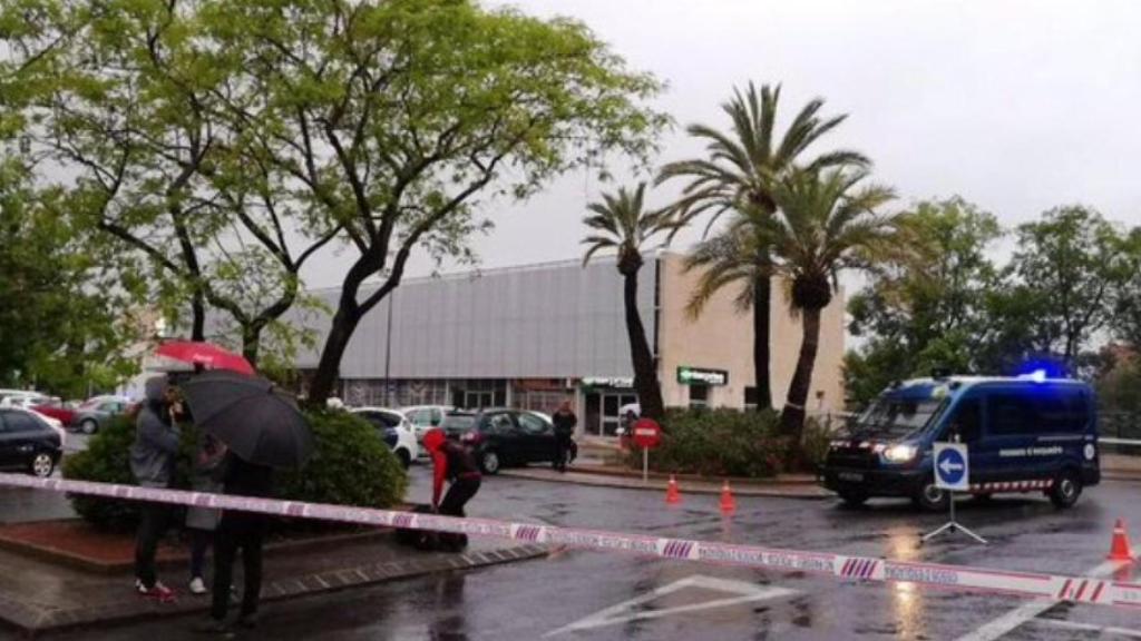 La estación de Reus, acordonada por los Mossos d'Esquadra.