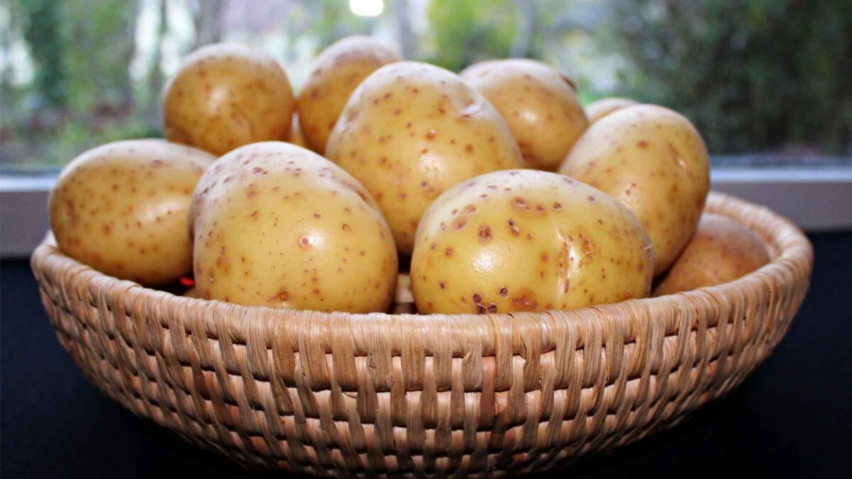 Imagen de una cesta de patatas.