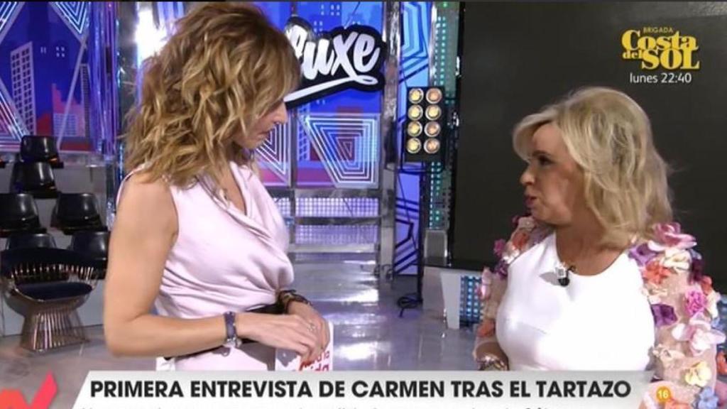 Emma García y Carmen Borrego en el plató de 'Deluxe' durante el programa 'Viva la vida'.