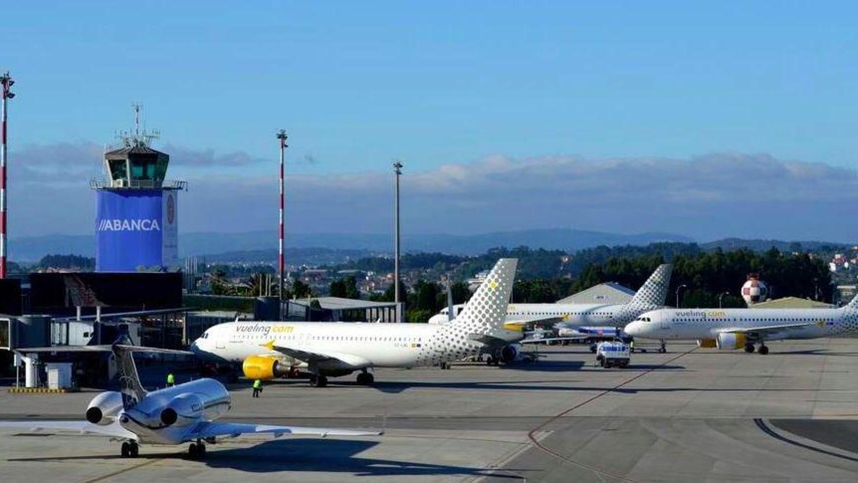 Aviones de Vueling en Alvedro.