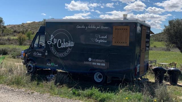 Cabaña de Pan & Chocolate, un food truck aparcado en el desierto de Las Bardenas