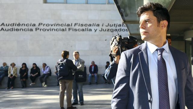 Javier Santos en su llegada a los Juzgados de Valencia.