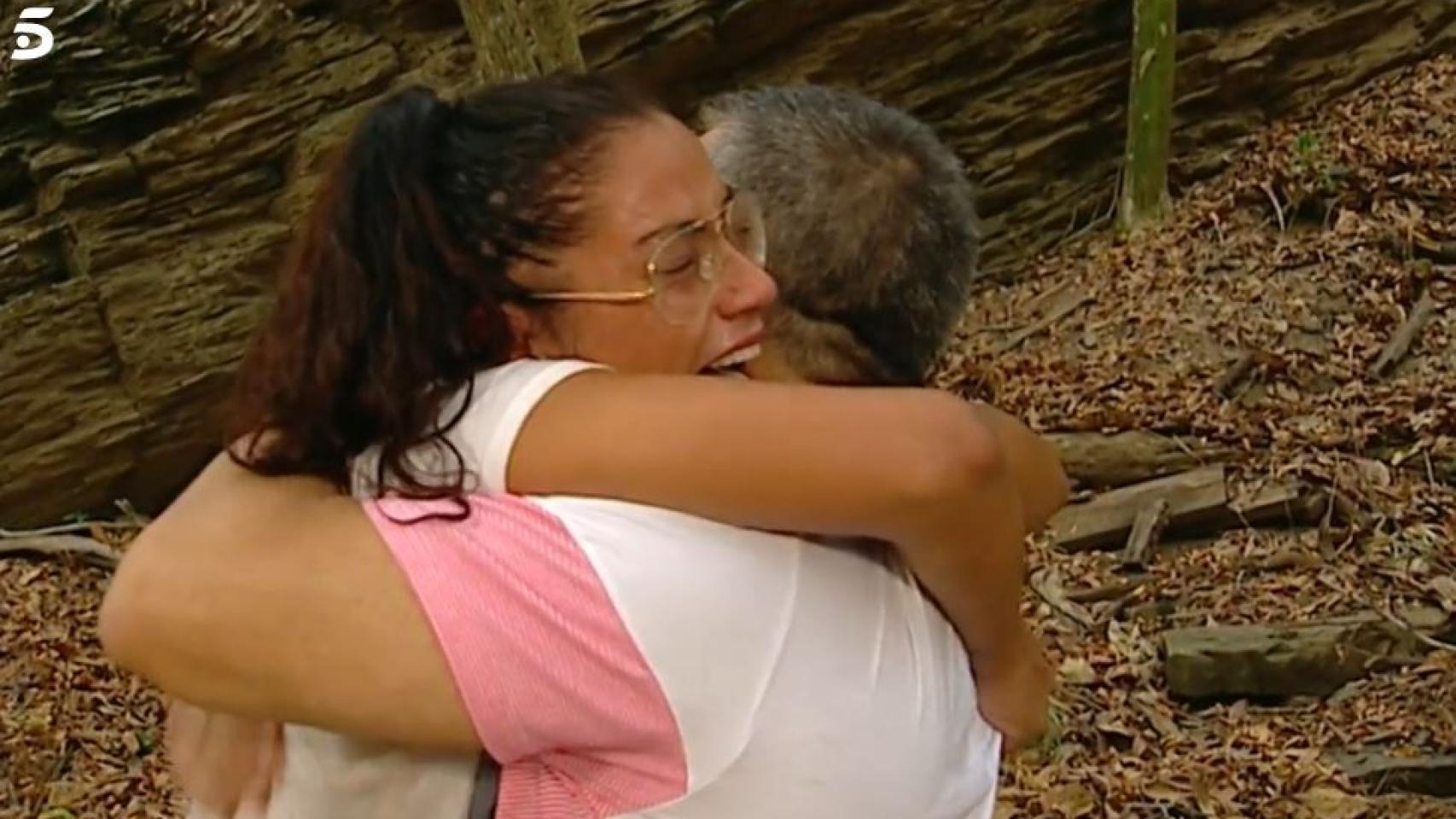 Dakota y su padre durante el reencuentro en 'Supervivientes 2019'.