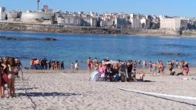 Aparece un cuerpo sin vida en el agua en Riazor