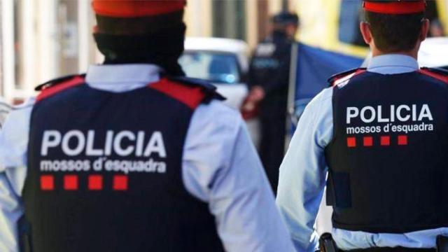 Agentes de los Mossos d'Esquadra.