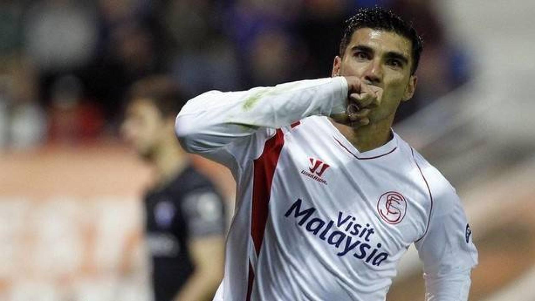 José Antonio Reyes fue el jugador más joven en debutar con el Sevilla, en la temporada 2003-2004, con 16 años. Volvió al equipo de su vida en 2012.