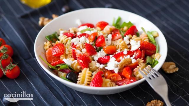 Ensalada de pasta rápida y sana, la mejor manera de empezar el verano