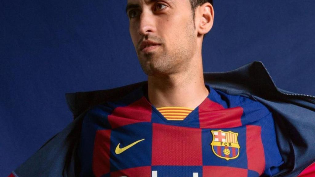 Sergio Busquets, con la equipación del Barcelona 2019/2020. Foto: fcbarcelona.es