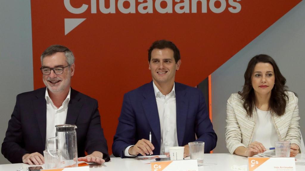 Rivera, junto a Villegas y Arrimadas, en la Ejecutiva.