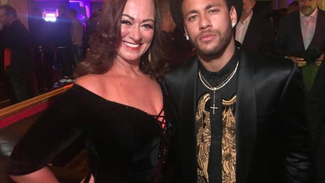 Neymar posa con su madre. Foto: Instagram (@nadine.goncalves)