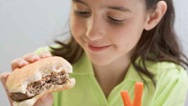 La comida ultraprocesada provoca problemas de salud desde la infancia.