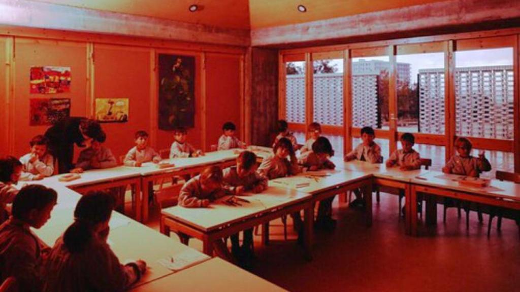 La escuela Aster, con un patio adosado en cada aula