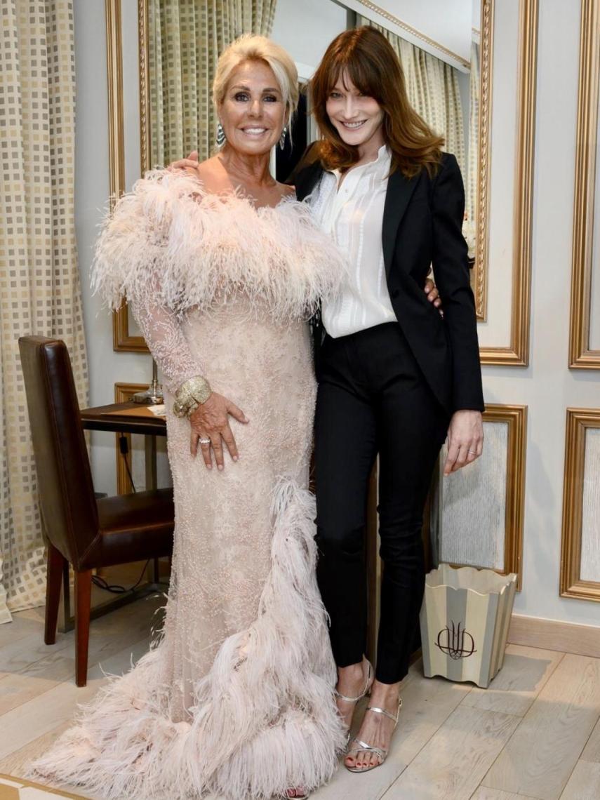 Luisa Rodríguez pudo conseguir su deseada foto junto a Carla Bruni.