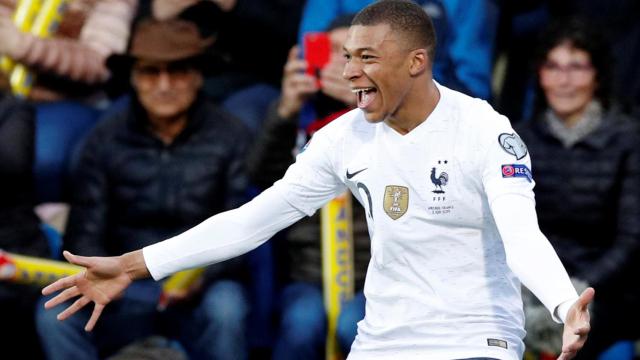 Kylian Mbappé, en un partido con la selección de Francia