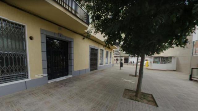 El edificio donde ha aparecido el cadáver de la mujer.