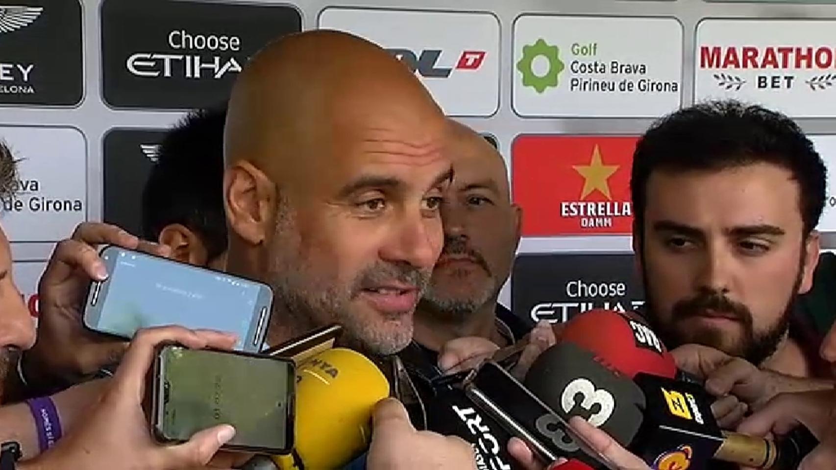 Pep Guardiola atiende a la prensa