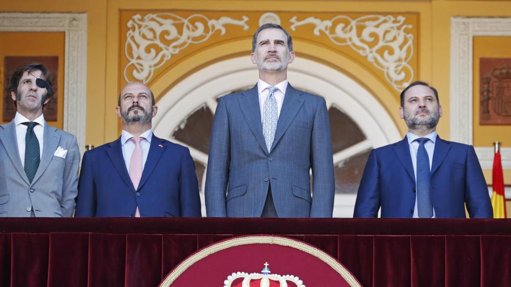 El rey Felipe VI en 2019, recibiendo una fuerte ovación por parte de los aficionados.