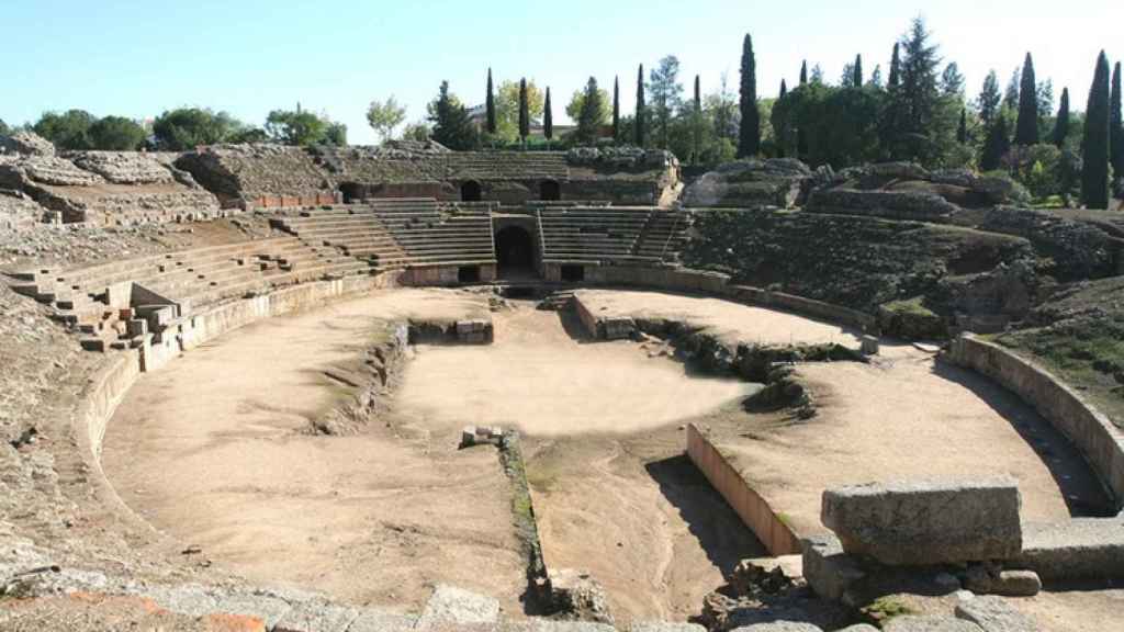 El famoso Anfiteatro Romano aguanta  con fuerza el paso de los siglos.
