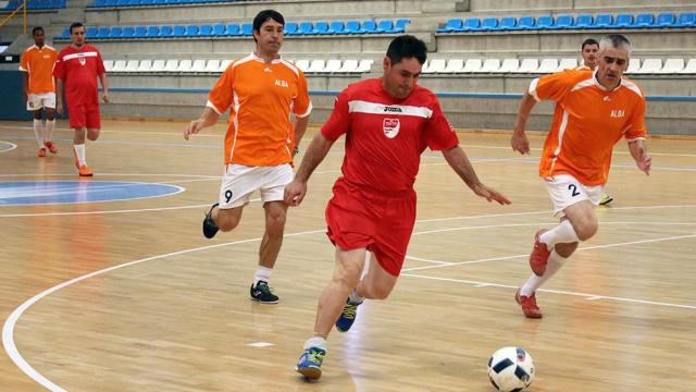 Usuarios de FEAFES jugando al fútbol